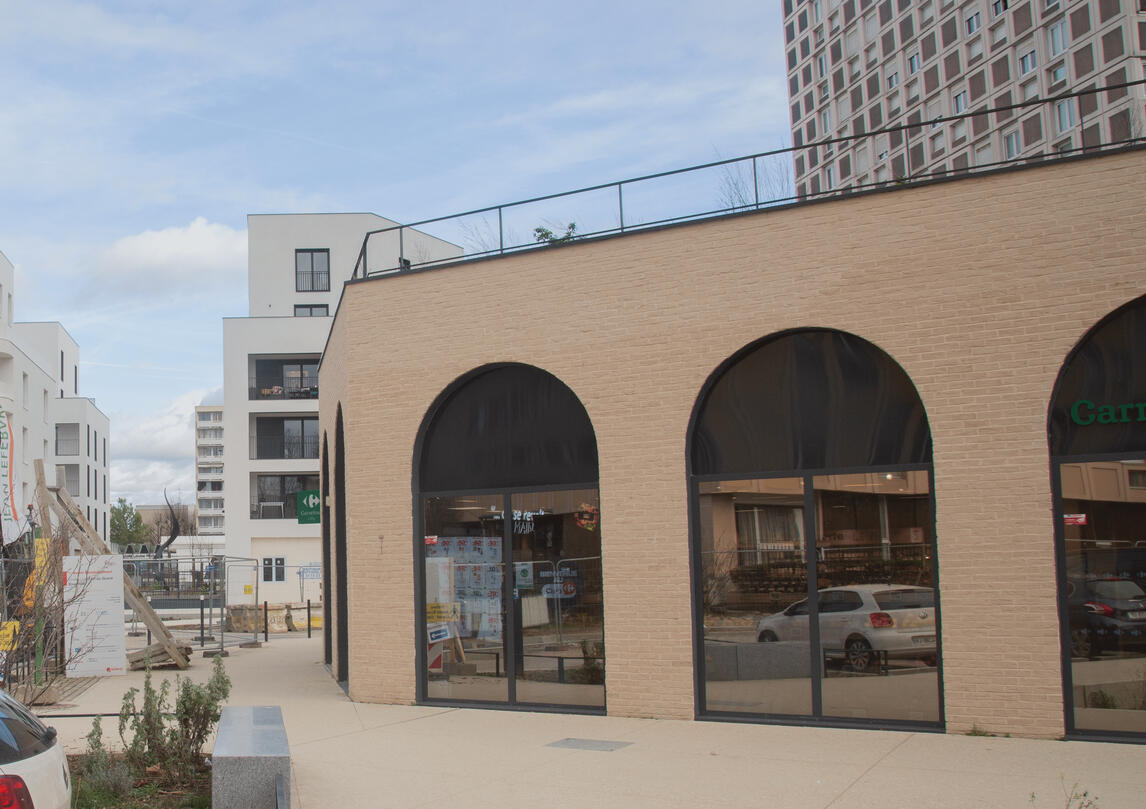 Photo du Carrefour City, unique supérette au sud de la ville, aux prix élevés