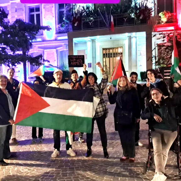 Rassemblement en soutien de la paix en Palestine Photos d'un rassemblement pacifique en soutien de la paix en Palestine, devant l'Hôtel de Ville d'Alfortville.